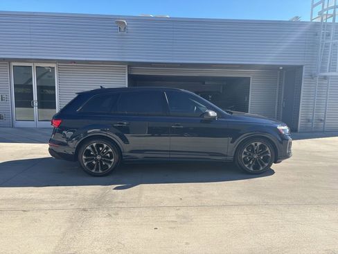 Certified 2025 Audi Q7 3.0T Prestige image 4