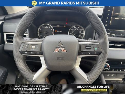 New 2026 Mitsubishi Outlander Trail Edition image 16