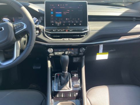 New 2026 Jeep Compass Limited image 11