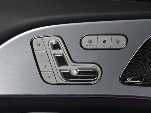 New 2026 Mercedes-Benz GLS 450 4MATIC image 4