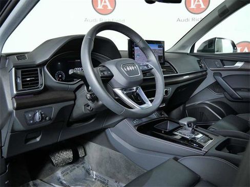 Used 2025 Audi Q5 2.0T Premium Plus w/ Premium Plus Package image 16