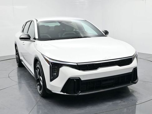 New 2026 Kia K4 GT-Line image 2