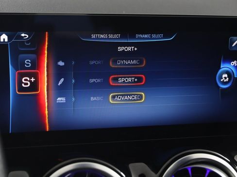 Used 2024 Mercedes-Benz GLA 35 AMG 4MATIC image 51