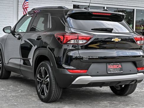 Used 2024 Chevrolet TrailBlazer LT w/ LT Cold Weather Package AWD/4WD image 8