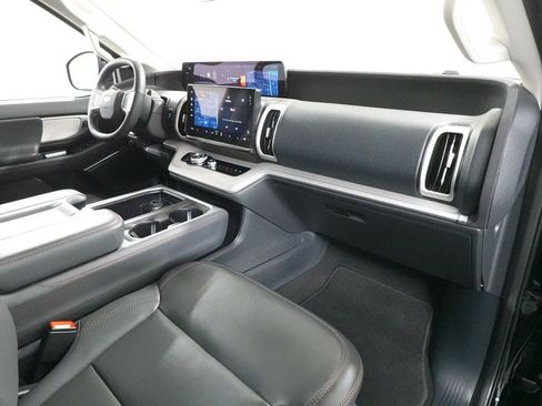 Certified 2025 Ford Expedition Active AWD/4WD image 45