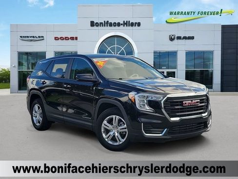 Used 2024 GMC Terrain SLE FWD image 1