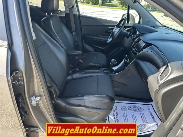 Used 2020 Chevrolet Trax LT w/ Driver Confidence Package AWD/4WD image 32