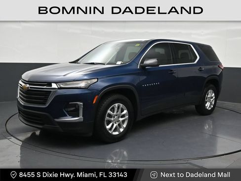 Used 2023 Chevrolet Traverse LS FWD image 1