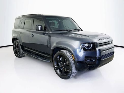 Used 2025 Land Rover Defender 110 X-Dynamic SE AWD/4WD image 23