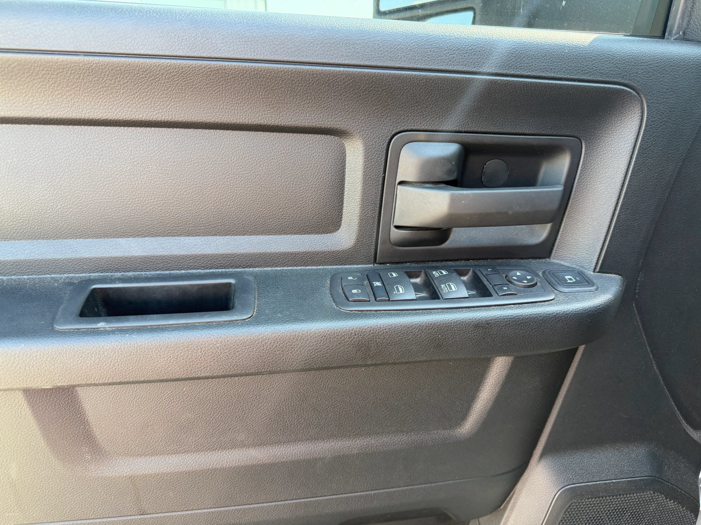Used 2024 RAM 5500 Tradesman w/ Chrome Appearance Group AWD/4WD image 19