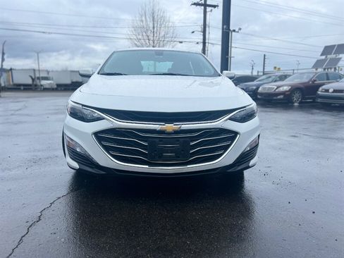 Used 2020 Chevrolet Malibu LT FWD image 2