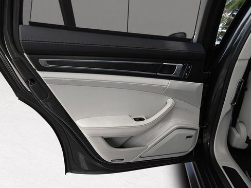 Used 2023 Porsche Panamera GTS image 32