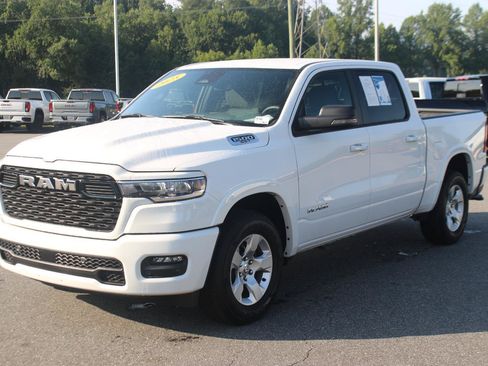 Used 2025 RAM 1500 Big Horn AWD/4WD image 3