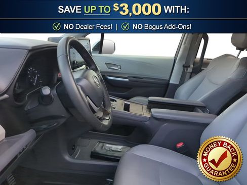 Used 2022 Toyota Sienna XLE image 14