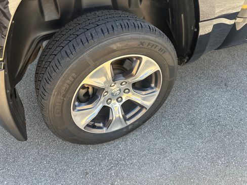 Used 2020 RAM 1500 Big Horn AWD/4WD image 24