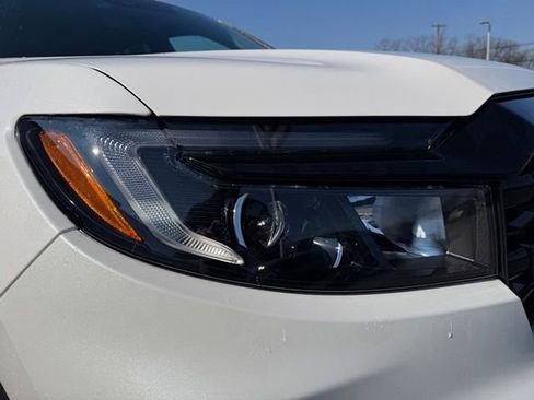 Used 2025 Honda Ridgeline Black Edition image 10