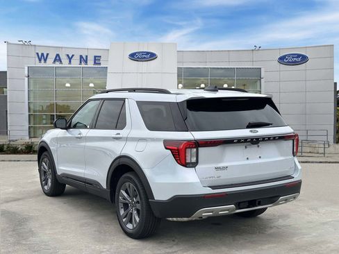 New 2026 Ford Explorer Active w/ Active Comfort Package image 3