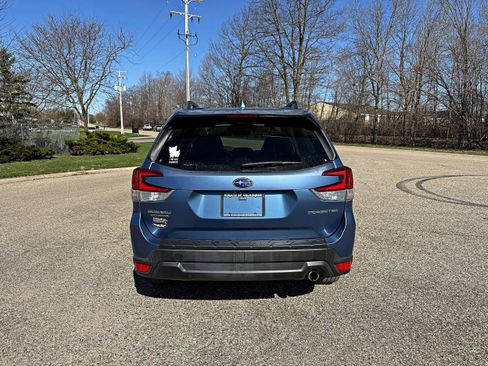 Used 2020 Subaru Forester Limited image 8