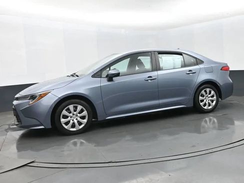 Used 2024 Toyota Corolla LE FWD image 5