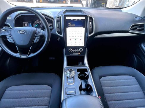 Certified 2023 Ford Edge SE image 16