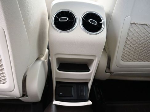 Used 2021 Mercedes-Benz GLA 250 4MATIC image 34