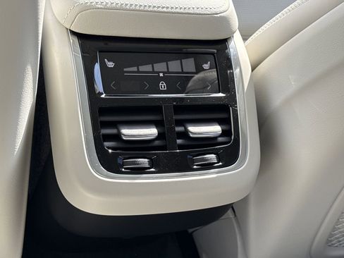 New 2026 Volvo XC60 B5 Ultra w/ Protection Package Premier image 15