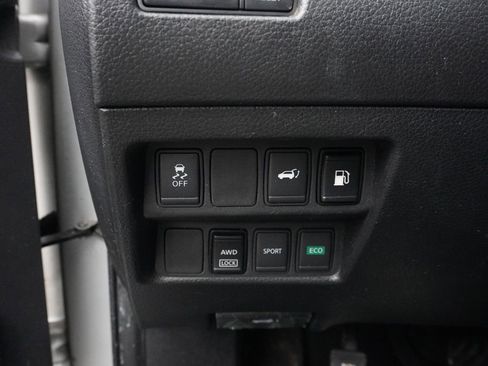 Used 2018 Nissan Rogue SV AWD/4WD image 31