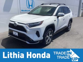 Used 2022 Toyota RAV4 SE w/ Weather & Moonroof Package AWD/4WD video 1