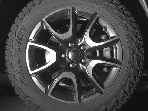 Used 2025 Jeep Compass Trailhawk AWD/4WD image 13