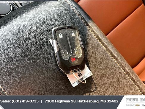 Used 2020 GMC Acadia AT4 w/ Driver Alert Package II AWD/4WD image 9