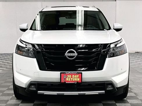 New 2025 Nissan Pathfinder Platinum w/ Lighting Package (N93) image 16