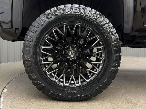 Used 2025 GMC Sierra 3500 Denali w/ Denali Reserve Package image 9