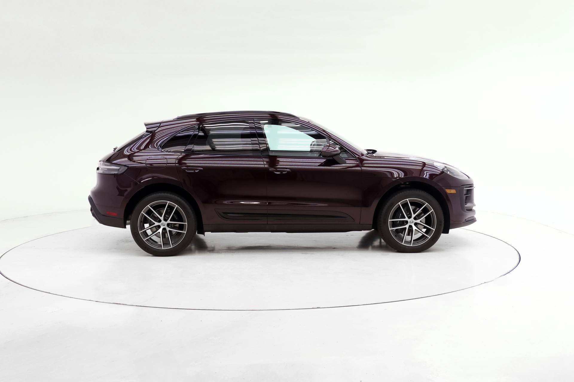 Used 2026 Porsche Macan AWD/4WD image 10