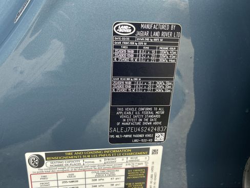 Used 2025 Land Rover Defender 110 S image 19