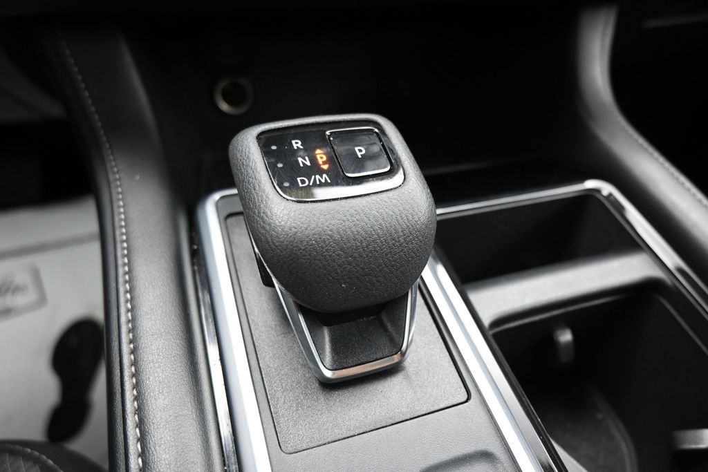 Used 2025 Nissan Pathfinder SV AWD/4WD image 24