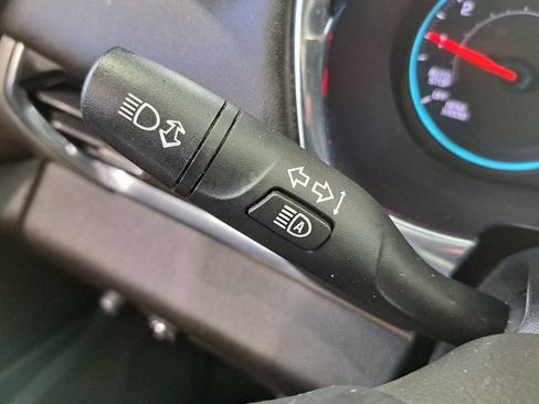 Used 2023 Chevrolet Traverse LT image 13