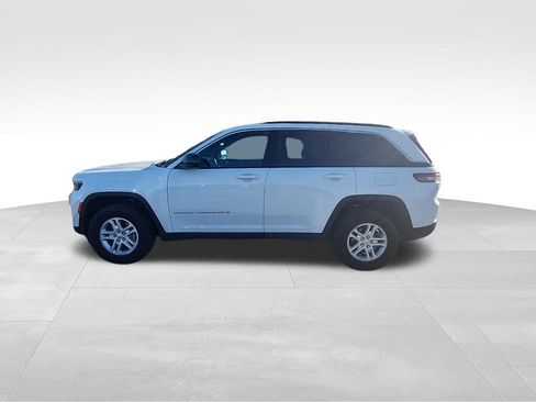 Certified 2025 Jeep Grand Cherokee Laredo image 15