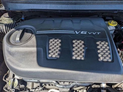 Used 2019 Jeep Cherokee Trailhawk w/ Comfort/Convenience Group AWD/4WD image 32