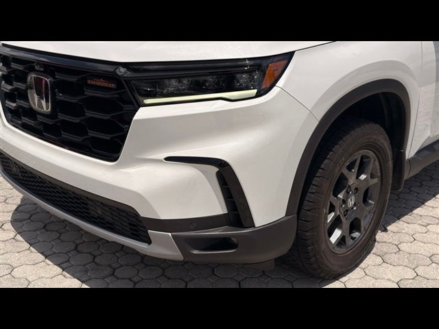 Certified 2025 Honda Pilot TrailSport image 17