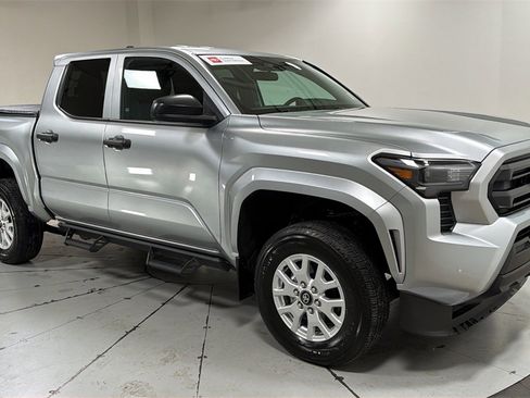 Certified 2024 Toyota Tacoma SR image 3