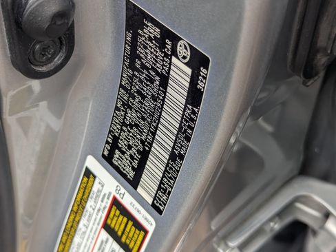 Used 2017 Toyota Camry XSE image 16