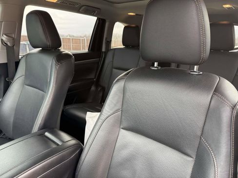Used 2019 Toyota Highlander Limited Platinum image 26