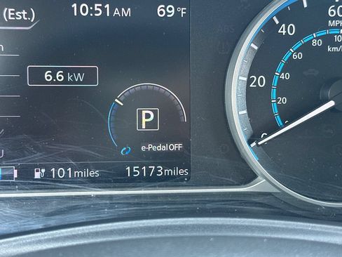 Certified 2025 Nissan Leaf S FWD image 30