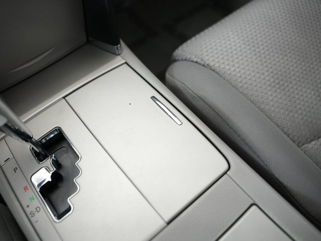 Used 2011 Toyota Camry SE w/ SE Extra-Value Pkg #1 FWD image 27