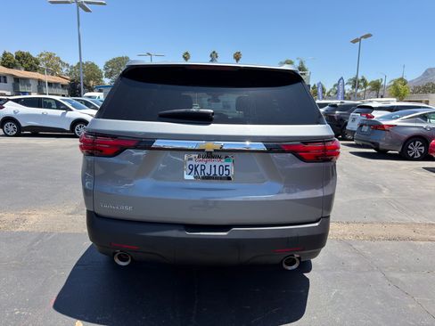 Used 2023 Chevrolet Traverse LS FWD image 7