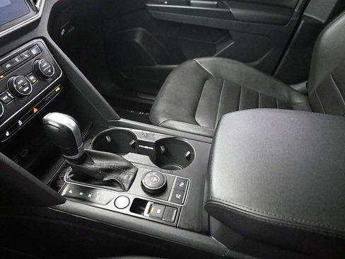 Used 2019 Volkswagen Atlas SEL Premium image 17