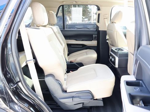 Used 2024 Ford Expedition Limited image 38