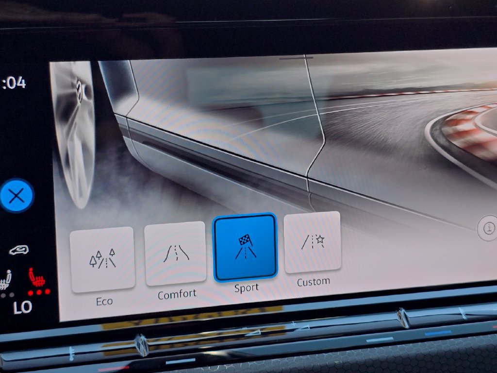 Certified 2022 Volkswagen GTI SE FWD image 10