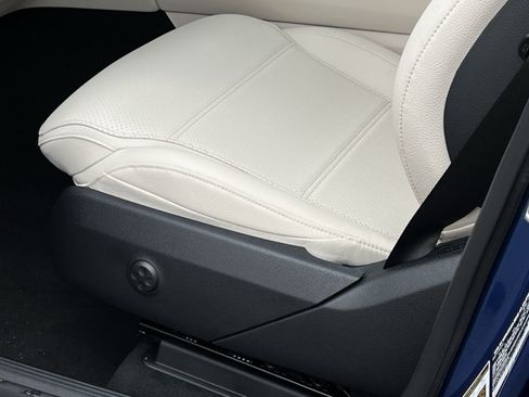 Certified 2026 Mercedes-Benz GLC 300 4MATIC image 12