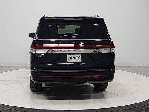 Used 2023 Lincoln Navigator L Reserve AWD/4WD image 7